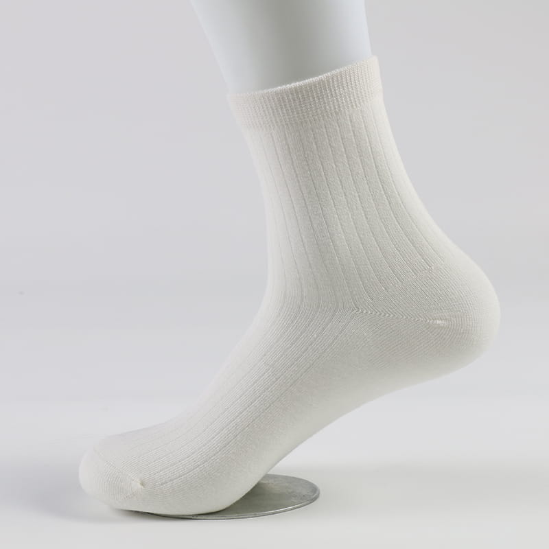 6 Farben Großhandel Baumwolle Teen Tube White Crew Damen Wintersocken