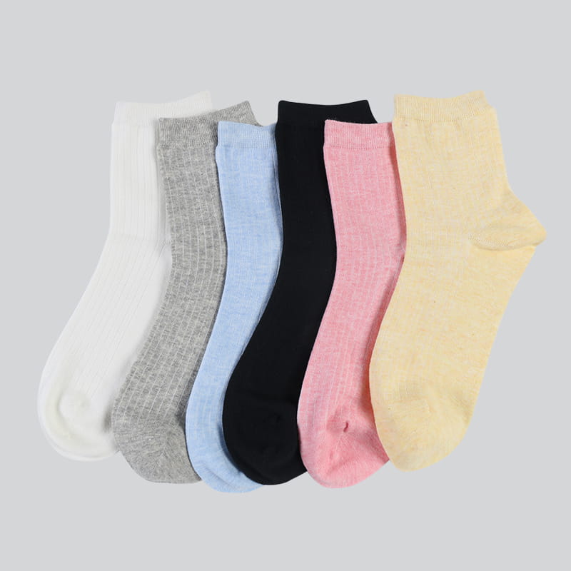 6 Farben Großhandel Baumwolle Teen Tube White Crew Damen Wintersocken