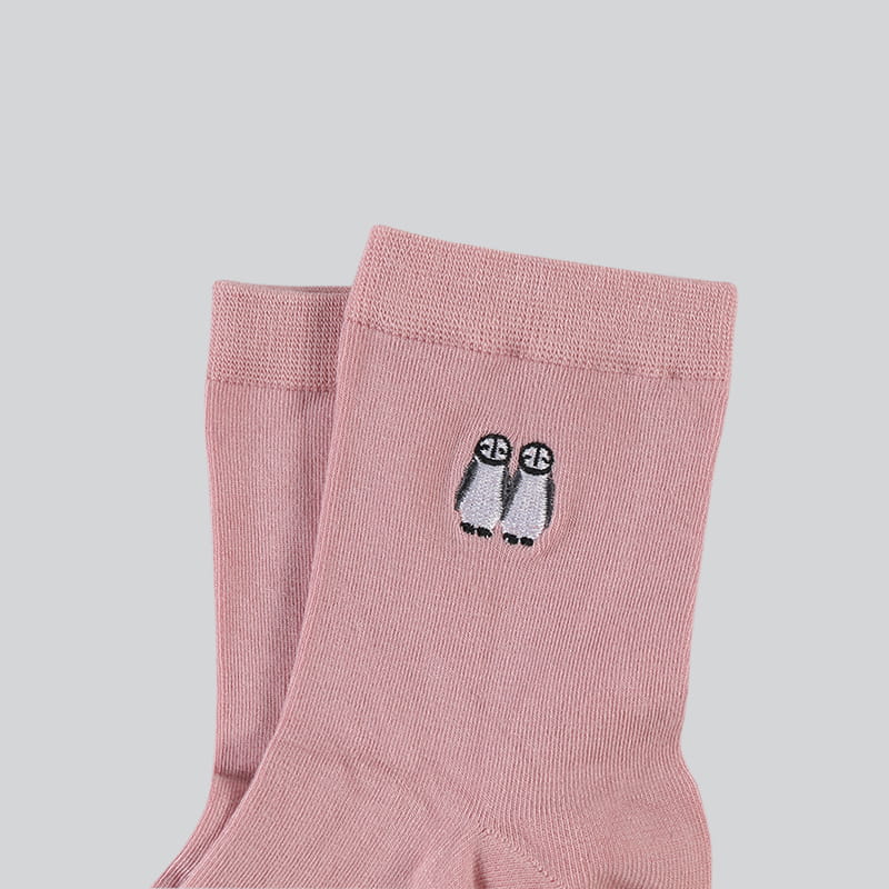 Fabrik Heißer Verkauf Niedliche Muster Stickerei Logo Frauen Strickkleid Crew Socken