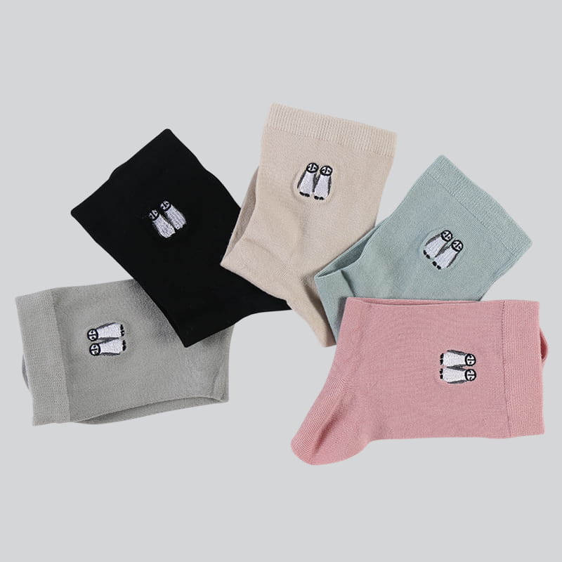 Fabrik Heißer Verkauf Niedliche Muster Stickerei Logo Frauen Strickkleid Crew Socken