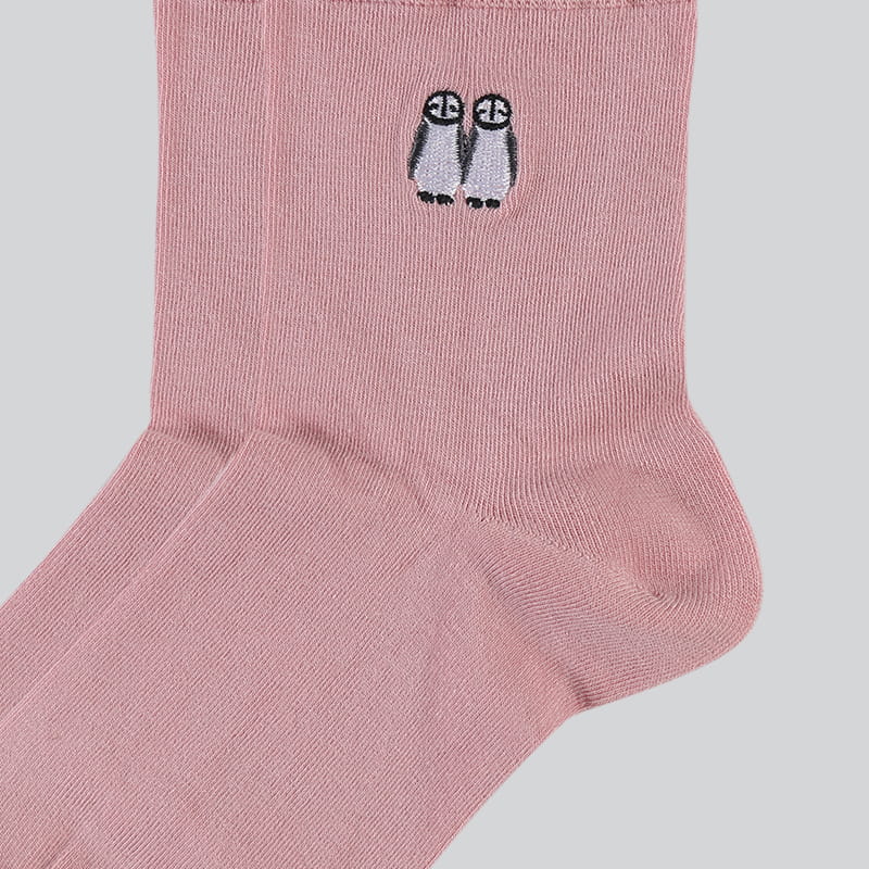 Fabrik Heißer Verkauf Niedliche Muster Stickerei Logo Frauen Strickkleid Crew Socken