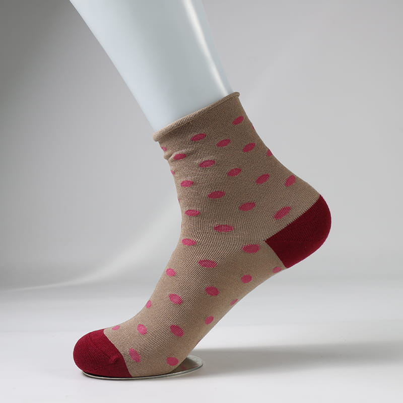 Superweiche Damensocken aus gesponnenem Seiden-Jacquard mit modischen Punkten