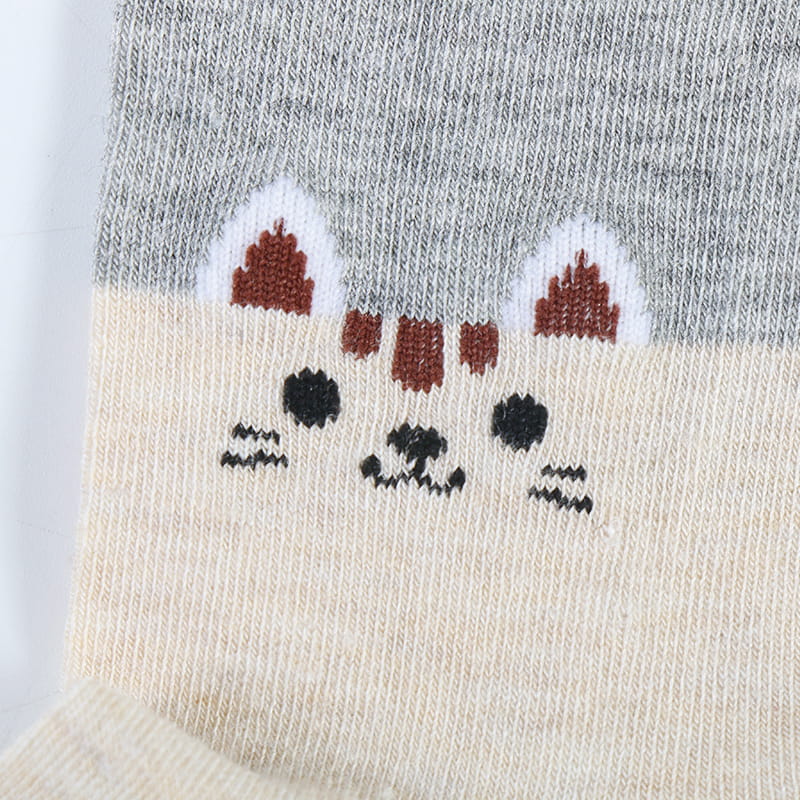 Modische Cartoon-Katzen-Socken aus gesponnener Seide und Jacquard, superweich