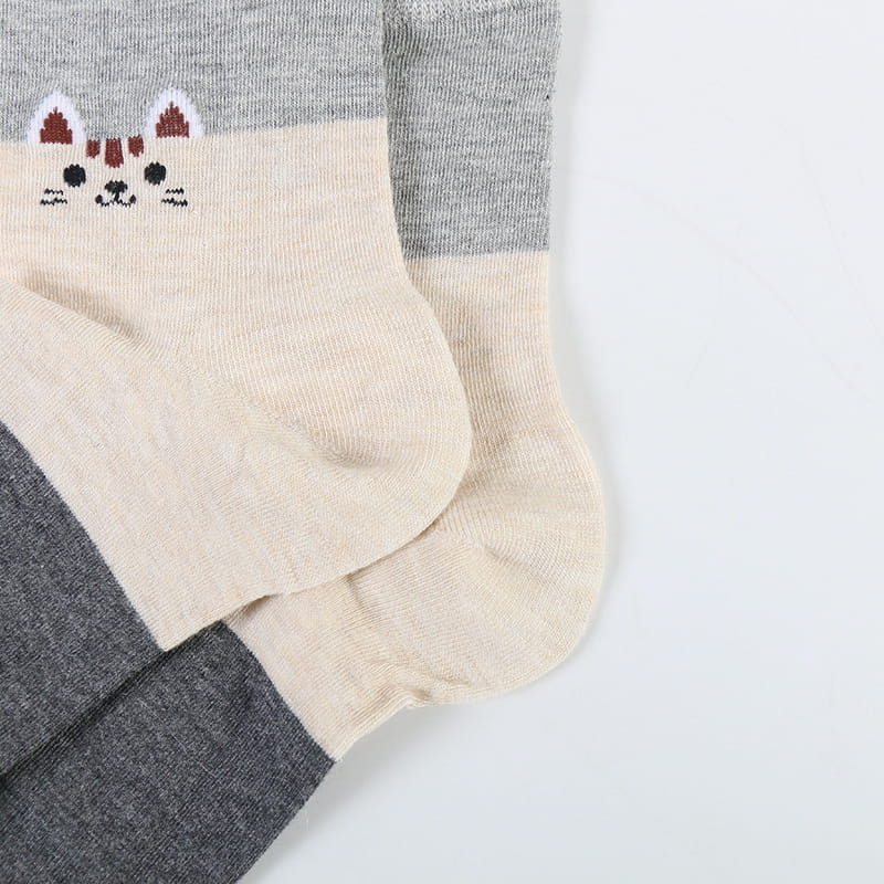 Modische Cartoon-Katzen-Socken aus gesponnener Seide und Jacquard, superweich