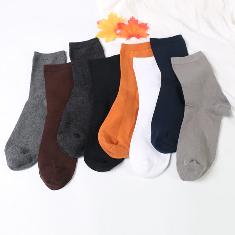 Einfarbige Herren-Business-Crew-Socken aus Baumwolle für den Winter und Herbst