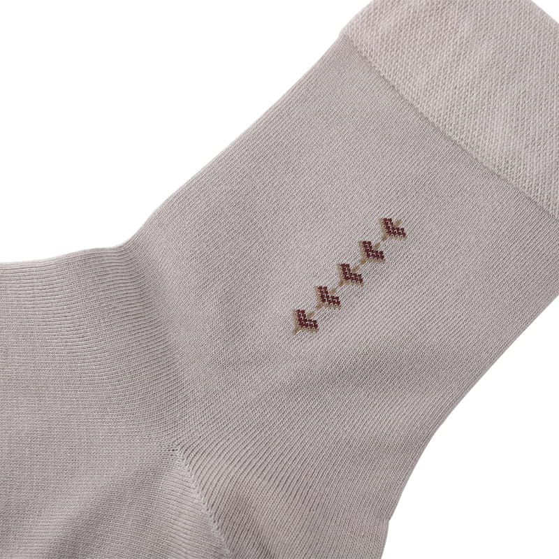 Lässige Herrensocken aus Bambusfaser mit losen Strasssteinen und rautenförmigen Blumen, handgenäht