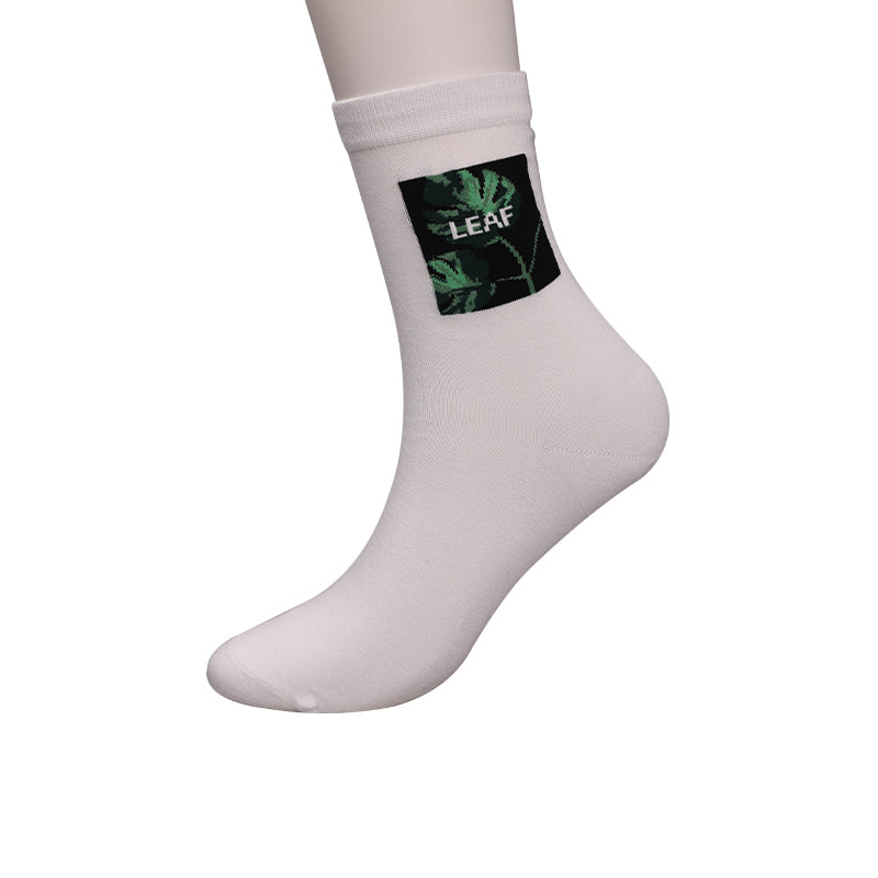 Weiche, gesponnene Seide, mit Nylon umwickelt, Spandex-Imitation, 3D-bedruckter Jacquard, handgenähte Herbst- und Winter-Herrensocken WSD2850