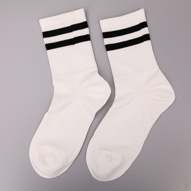 Weiches, gesponnenes Seidennylon, überzogen mit Ammoniak, 2 horizontalen Streifen und verstärkten, handgenähten Damensocken WSD1536