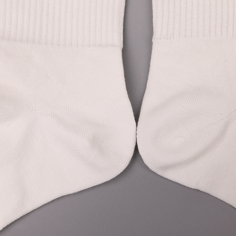 Weiches, gesponnenes Seidennylon, überzogen mit Ammoniak, 2 horizontalen Streifen und verstärkten, handgenähten Damensocken WSD1536