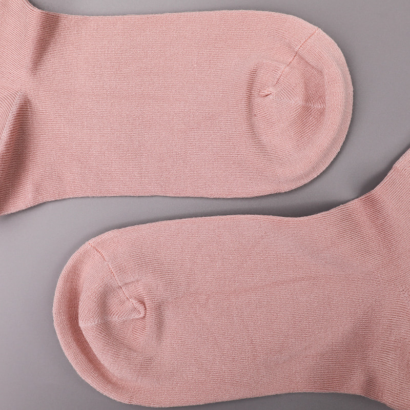Weiches, gesponnenes Seidennylon, überzogen mit Ammoniak, 2 horizontalen Streifen und verstärkten, handgenähten Damensocken WSD1536