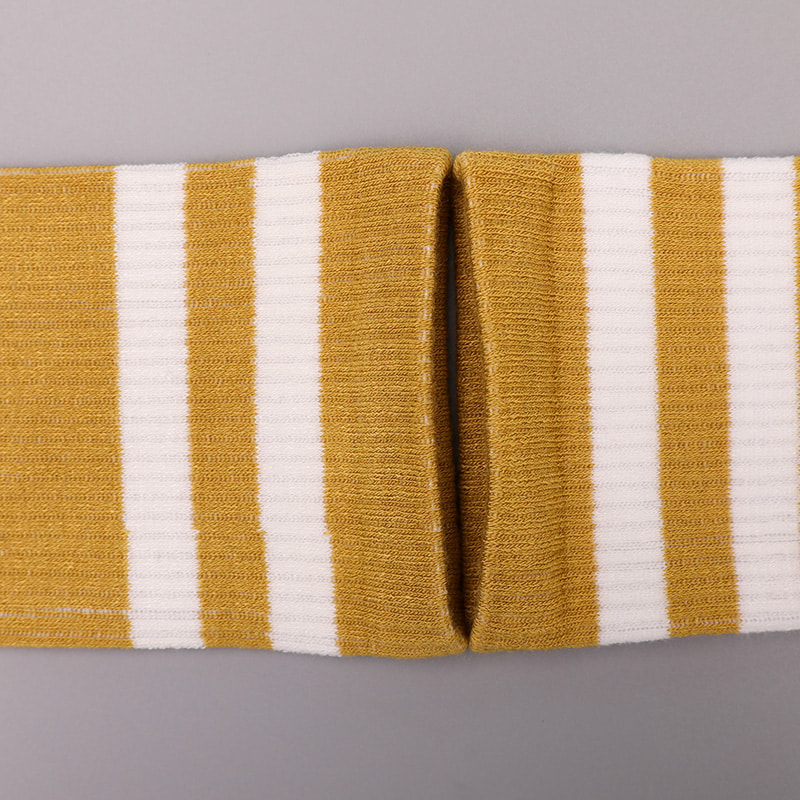 Weiches, gesponnenes Seidennylon, überzogen mit Ammoniak, 2 horizontalen Streifen und verstärkten, handgenähten Damensocken WSD1536