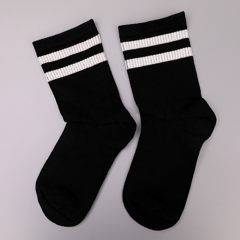 Weiches, gesponnenes Seidennylon, überzogen mit Ammoniak, 2 horizontalen Streifen und verstärkten, handgenähten Damensocken WSD1536