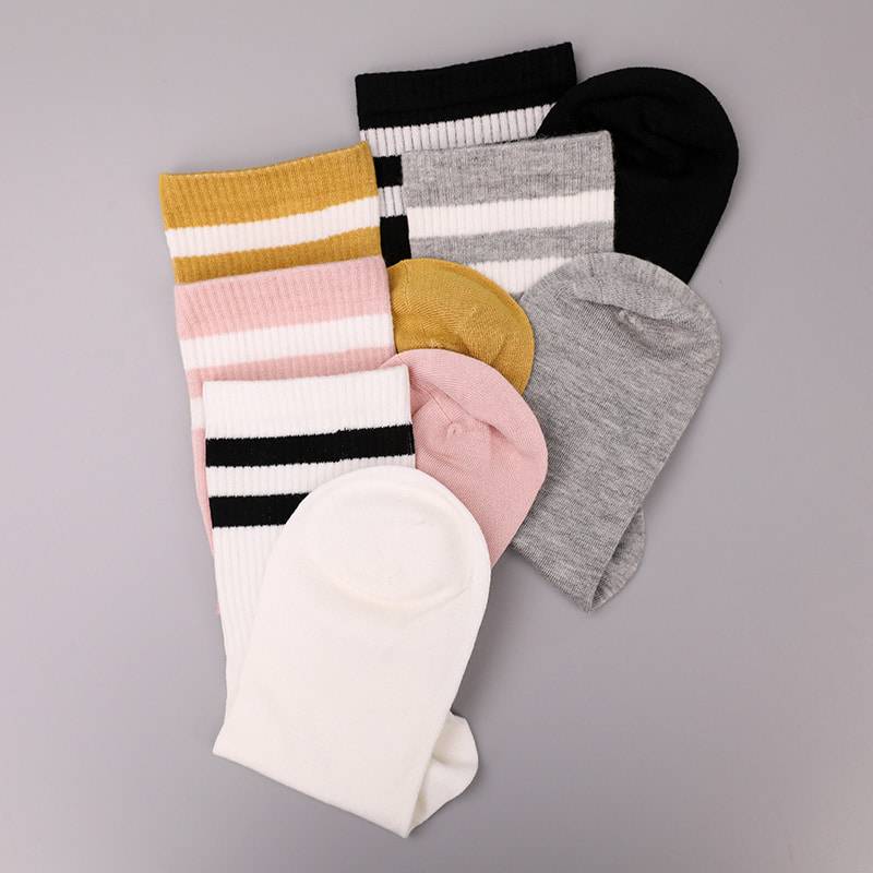 Weiches, gesponnenes Seidennylon, überzogen mit Ammoniak, 2 horizontalen Streifen und verstärkten, handgenähten Damensocken WSD1536