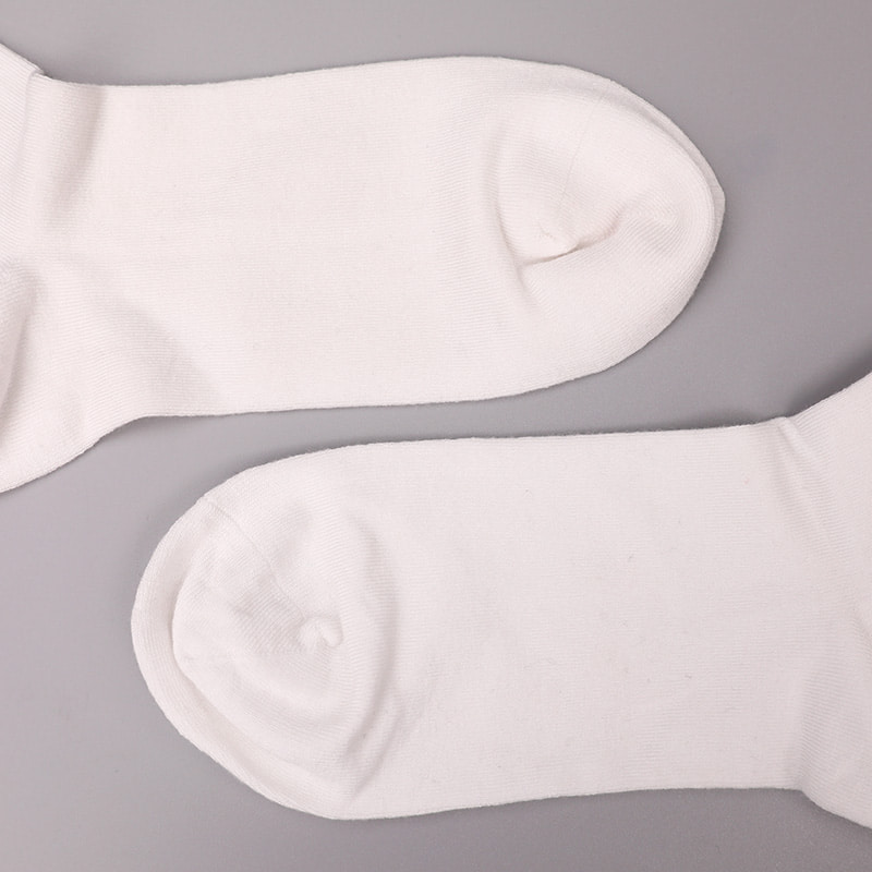 Weiche, gesponnene Seide, mit Nylon umwickelt, Spandex-Imitation, 3D-bedruckter Jacquard, handgenähte Herbst- und Winter-Herrensocken WSD2850