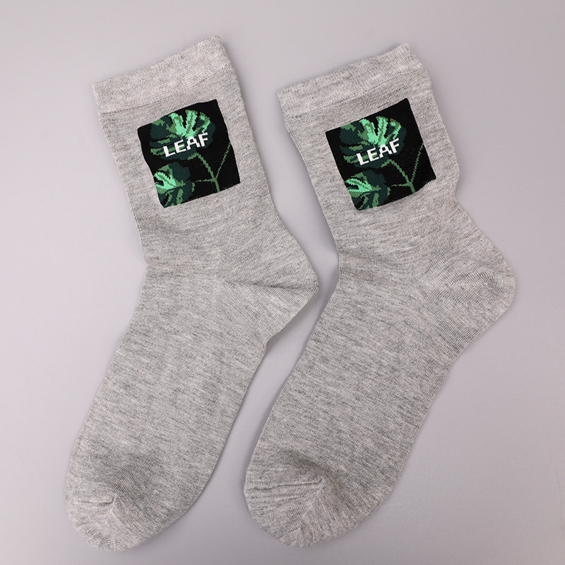 Weiche, gesponnene Seide, mit Nylon umwickelt, Spandex-Imitation, 3D-bedruckter Jacquard, handgenähte Herbst- und Winter-Herrensocken WSD2850