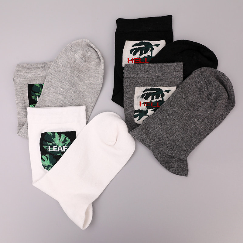 Weiche, gesponnene Seide, mit Nylon umwickelt, Spandex-Imitation, 3D-bedruckter Jacquard, handgenähte Herbst- und Winter-Herrensocken WSD2850