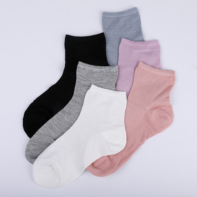 Tasche aus weichem Bambusfaser-Nylon, dünne, lässige Damensocken mit kleinen Diamanten, handgenähte Damensocken WSD1689