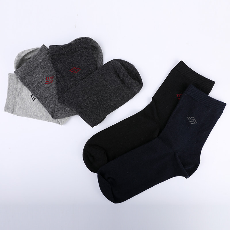 Gekämmte Baumwolle, mit Ammoniak umwickelte Socken, 98 % Baumwollgarn, kleiner Jacquard, handgenähte Herbst- und Winter-Herrensocken WSD2581
