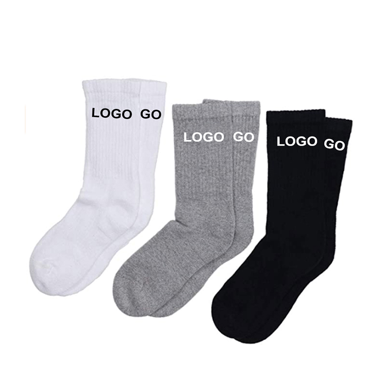 Entwerfen Sie individuell Ihr eigenes schlichtes Sportlogo. Passen Sie Basketballsocken aus Baumwolle mit individuellem Logo für Männer an