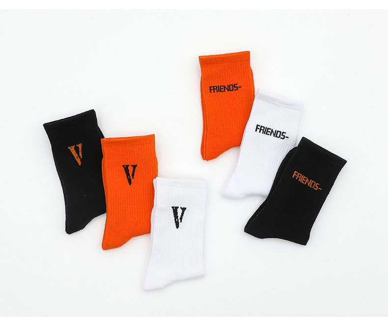 Modische Basketball Golf Designer Casual Jacquard Gestrickte Brief Großhandel Crew Marken Sport Baumwolle Benutzerdefinierte Socken Männer