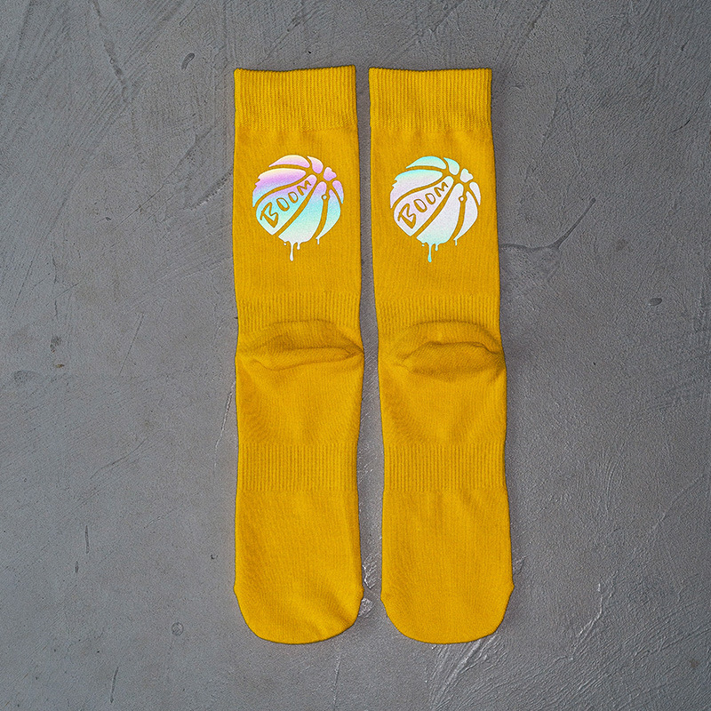 Ins schweißabsorbierende gekämmte Baumwoll-Sport-Crew-Cool-Basketball-Reflektorsocken