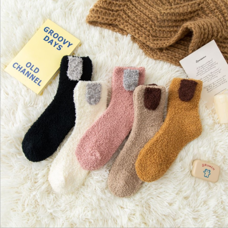 Winter dicke Mädchen flauschige süße Zuhause warme Winter gemütliche Frauen flauschige Socken