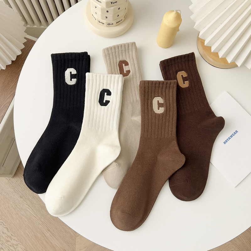 Hochwertige Baumwolle, einfarbig, P-Buchstaben, College-Stil, Herren-Sportsocken, individuelles Logo