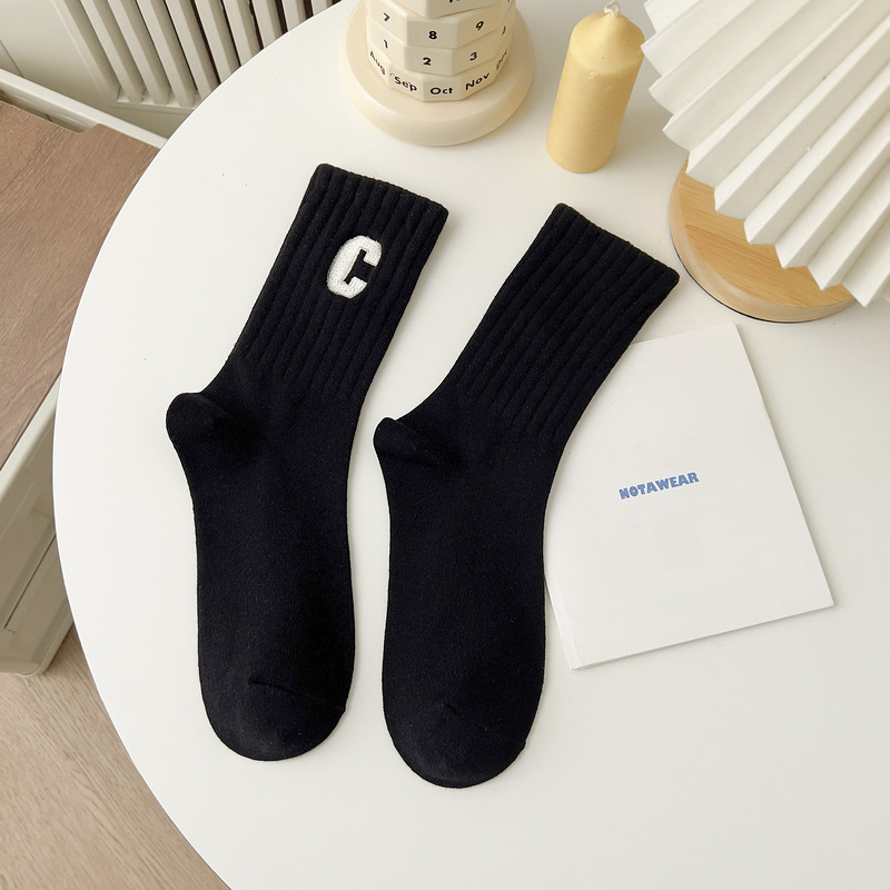 Hochwertige Baumwolle, einfarbig, P-Buchstaben, College-Stil, Herren-Sportsocken, individuelles Logo