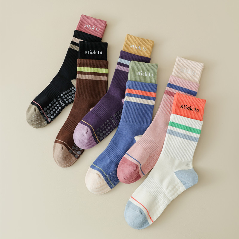 Leitfaden für Damensocken: Arten, Materialien und wie man das richtige Paar auswählt